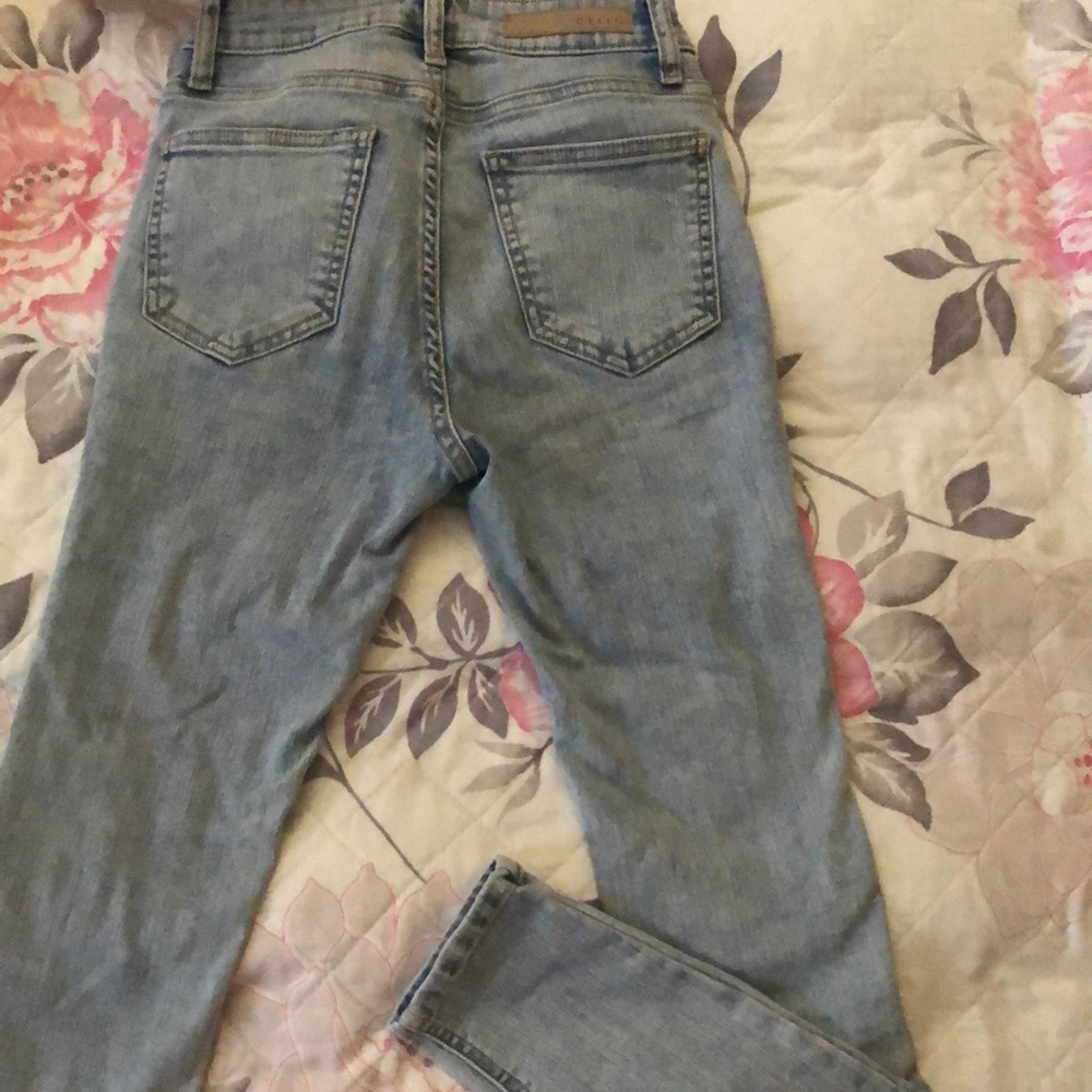 Clothes - Picture 3 of 4
